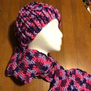 New Hat and ascot handmade. Girl or adult